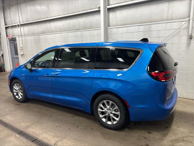 New 2026 Chrysler Pacifica For Sale in Wilmington, OH