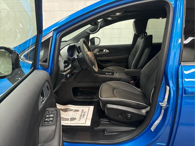 New 2026 Chrysler Pacifica For Sale in Wilmington, OH