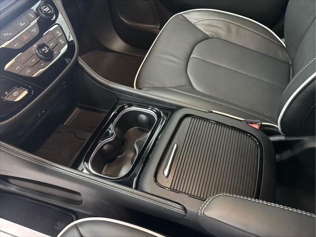 New 2026 Chrysler Pacifica For Sale in Wilmington, OH