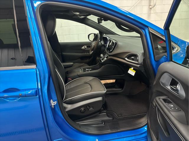 New 2026 Chrysler Pacifica For Sale in Wilmington, OH