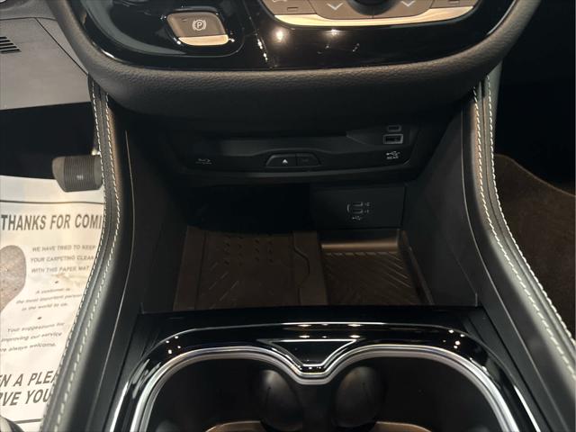 New 2026 Chrysler Pacifica For Sale in Wilmington, OH