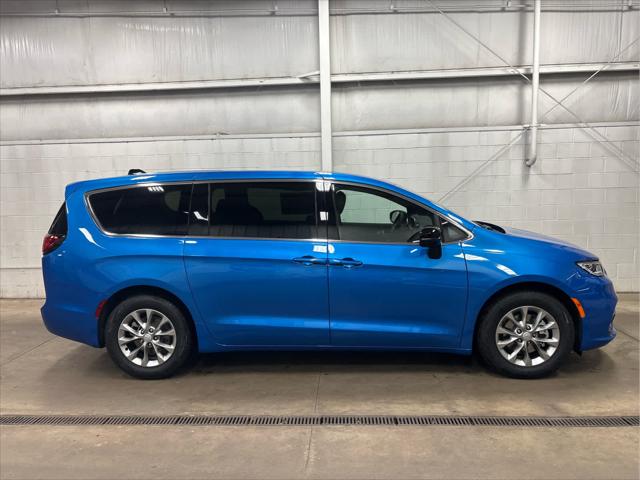 New 2026 Chrysler Pacifica For Sale in Wilmington, OH