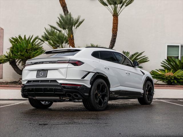 2024 Lamborghini Urus S