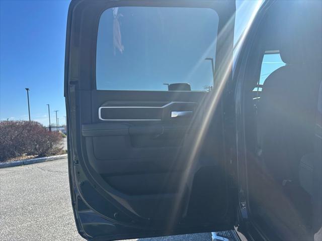 2026 Ram 3500 Big Horn Crew Cab 4x4 8' Box