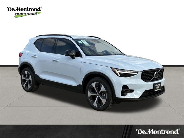 2026 Volvo XC40 Plus, B5 AWD Gas (mild hybrid), Dark