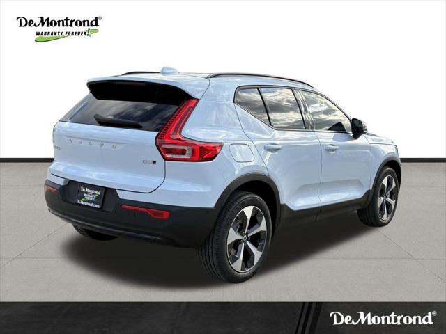 2026 Volvo XC40 Plus, B5 AWD Gas (mild hybrid), Dark