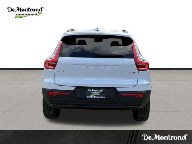 2026 Volvo XC40 Plus, B5 AWD Gas (mild hybrid), Dark
