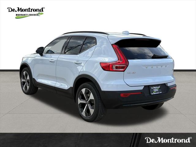 2026 Volvo XC40 Plus, B5 AWD Gas (mild hybrid), Dark