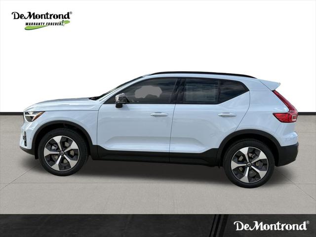 2026 Volvo XC40 Plus, B5 AWD Gas (mild hybrid), Dark