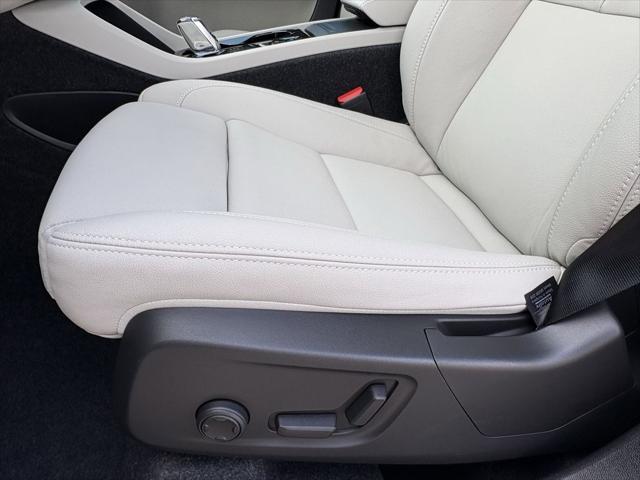 2026 Volvo XC40 Plus, B5 AWD Gas (mild hybrid), Dark