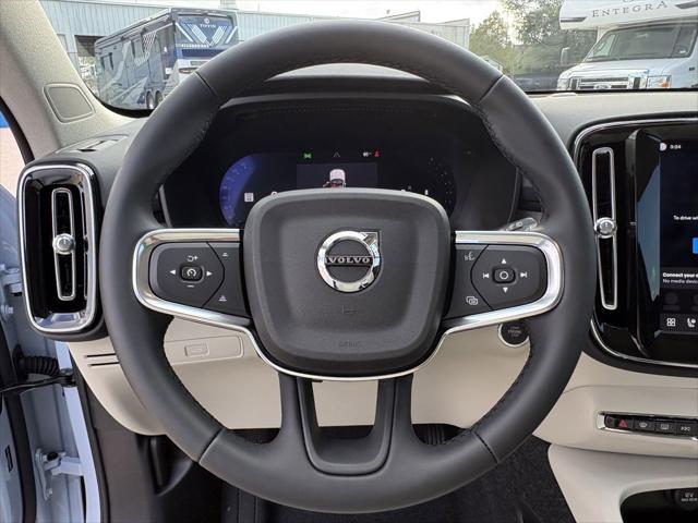 2026 Volvo XC40 Plus, B5 AWD Gas (mild hybrid), Dark