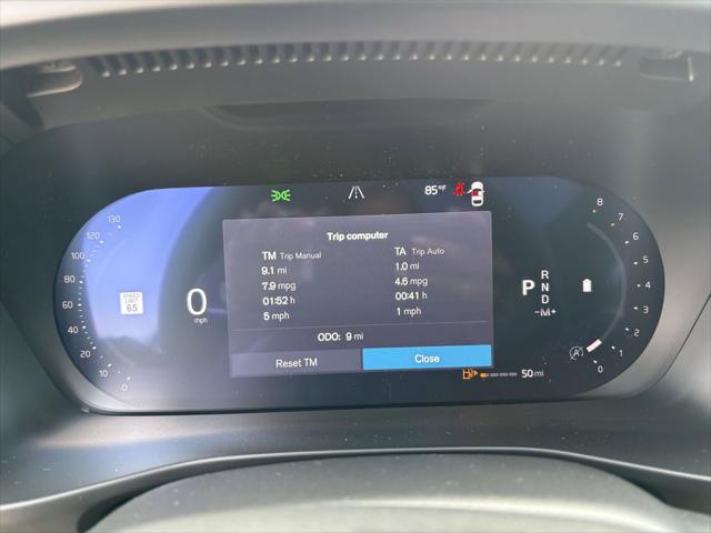 2026 Volvo XC40 Plus, B5 AWD Gas (mild hybrid), Dark