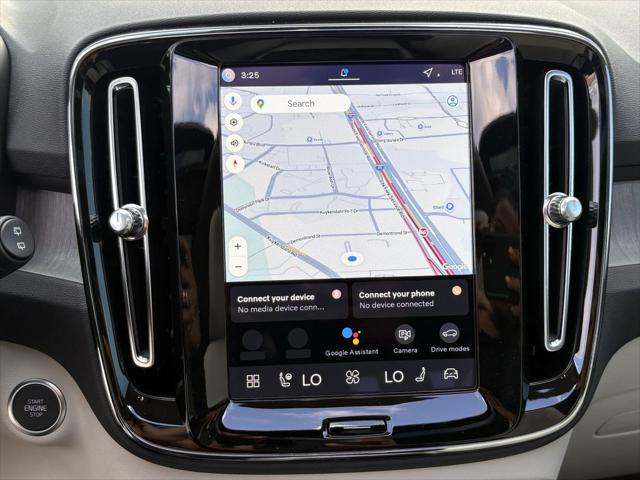 2026 Volvo XC40 Plus, B5 AWD Gas (mild hybrid), Dark