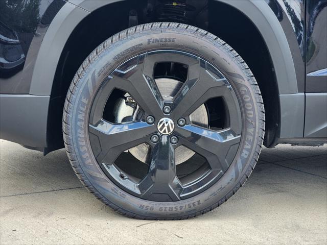 2026 Volkswagen Taos SEL
