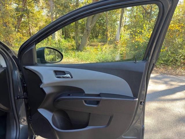 2019 Chevrolet Sonic LT Auto