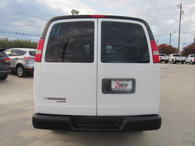 2016 Chevrolet Express LS