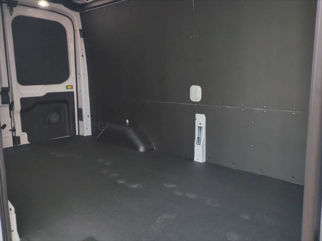 2026 Ford Transit Cargo Van T-250 148 Med Rf 9150 GVWR RWD