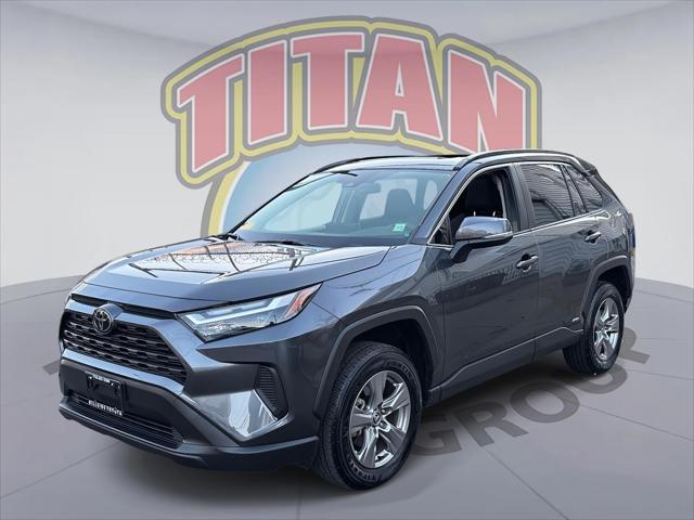 2025 Toyota RAV4 Hybrid LE photo 4