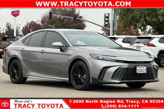 2026 Toyota Camry SE's photo