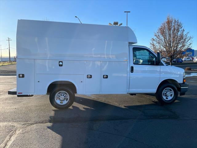 2025 Chevrolet Express Cutaway Work Van