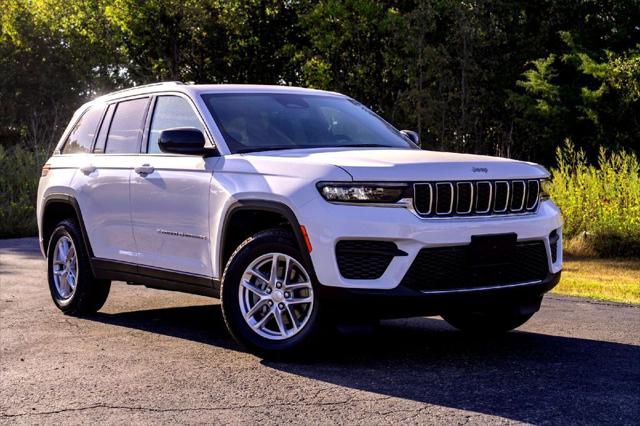 2025 Jeep Grand Cherokee GRAND CHEROKEE LAREDO X 4X4