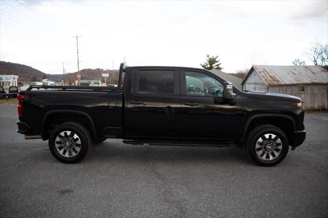 2024 Chevrolet Silverado 2500HD 4WD Crew Cab Standard Bed Custom