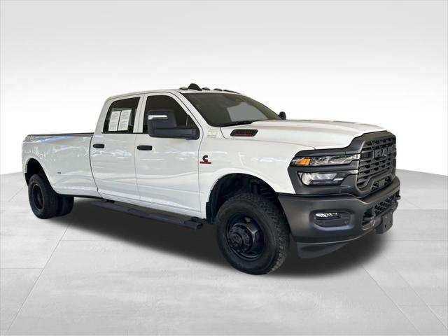 2025 RAM 3500 Tradesman Crew Cab 4x4 8 Box