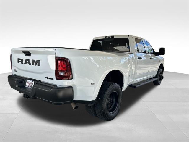 2025 RAM 3500 Tradesman Crew Cab 4x4 8 Box