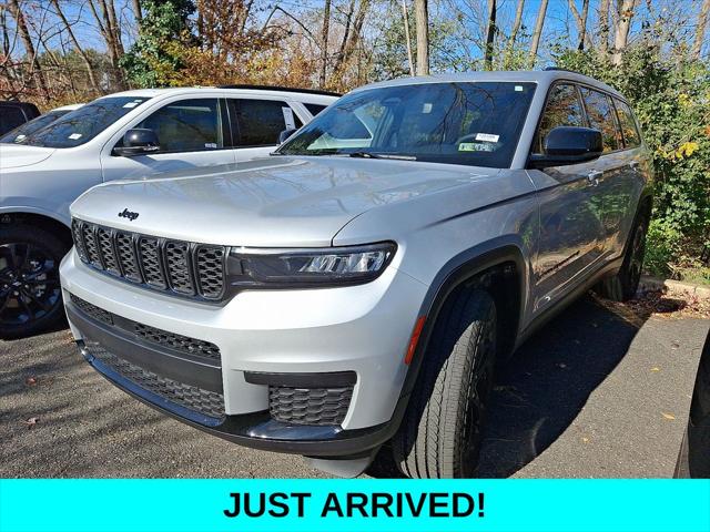 2023 Jeep Grand Cherokee L Altitude 4x4 2023 Jeep Grand Cherokee L Altitude 4x4