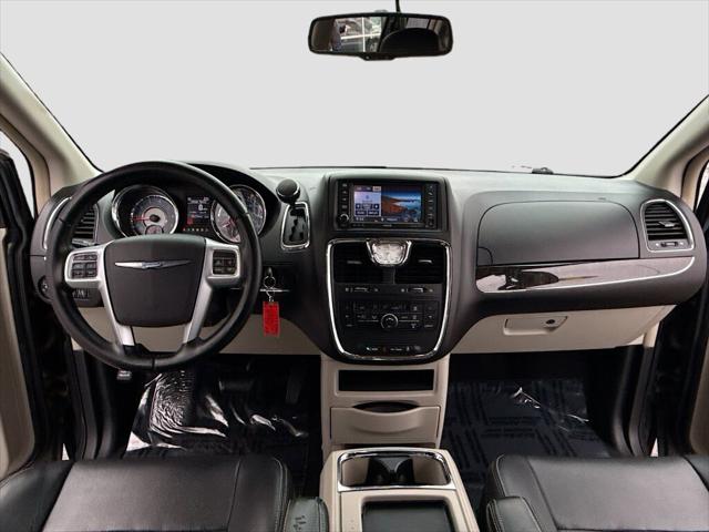 2012 Chrysler Town and Country Touring 2012 Chrysler Town and Country Touring