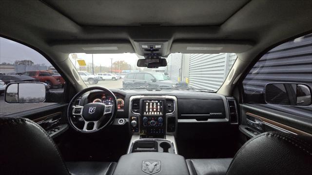 2017 RAM 1500 Laramie Crew Cab 4x4 57 Box