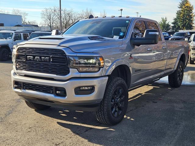 2023 RAM 3500 Limited Crew Cab 4x4 8 Box