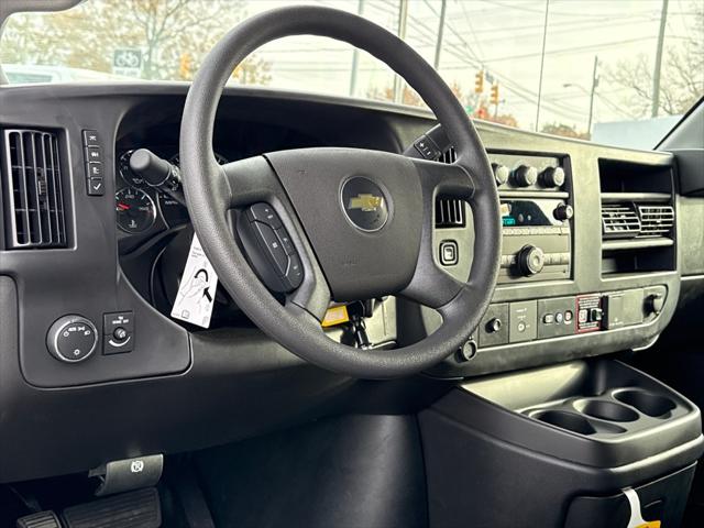 2025 Chevrolet Express Cargo Van RWD 2500 Extended Wheelbase WT