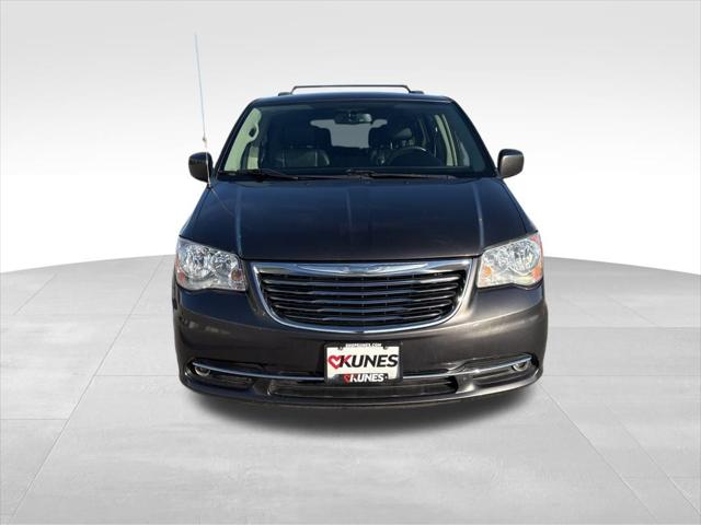 2016 Chrysler Town and Country Touring 2016 Chrysler Town and Country Touring