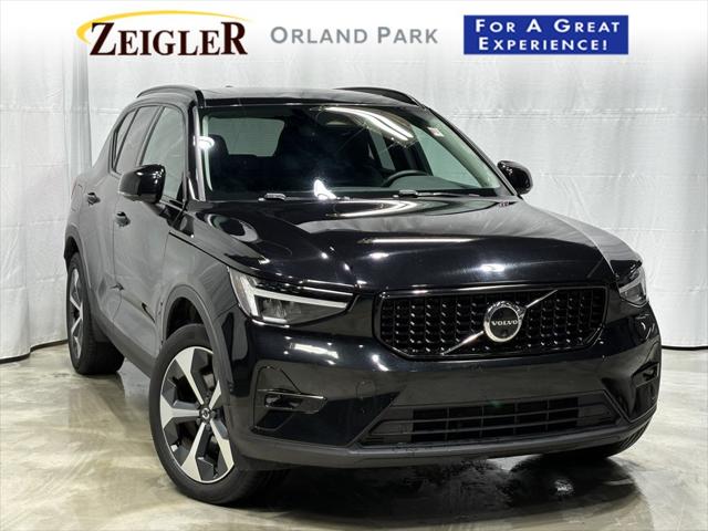 2024 Volvo XC40 B5 Plus Dark Theme