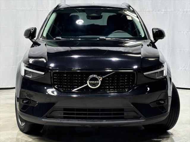 2024 Volvo XC40 B5 Plus Dark Theme