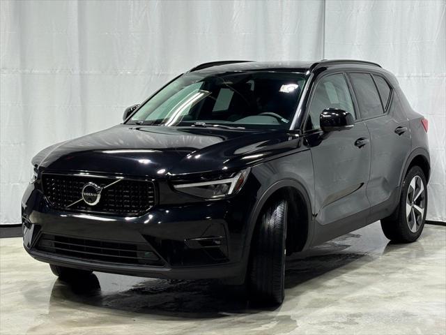 2024 Volvo XC40 B5 Plus Dark Theme