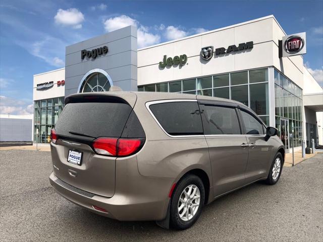 2017 Chrysler Pacifica Touring 2017 Chrysler Pacifica Touring