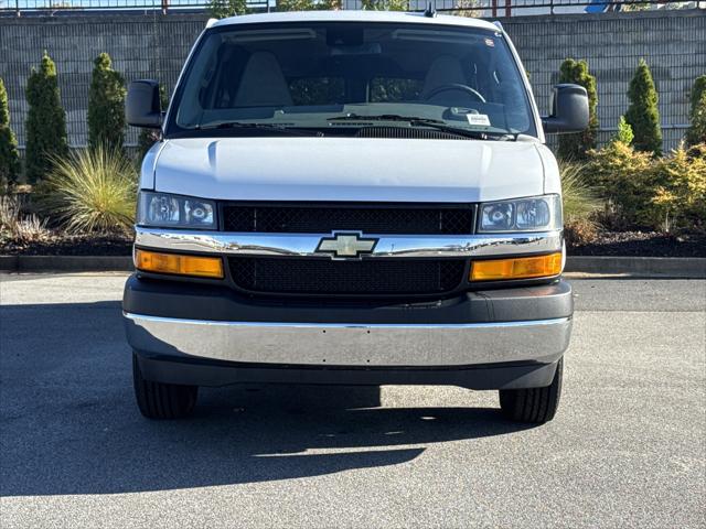 2024 Chevrolet Express Passenger RWD 3500 Extended Wheelbase LT 2024 Chevrolet Express Passenger RWD 3500 Extended Wheelbase LT