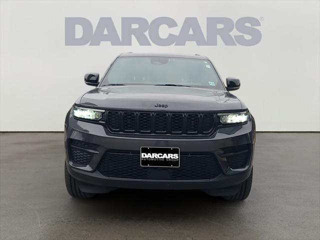 2022 Jeep Grand Cherokee Altitude 4x4 2022 Jeep Grand Cherokee Altitude 4x4