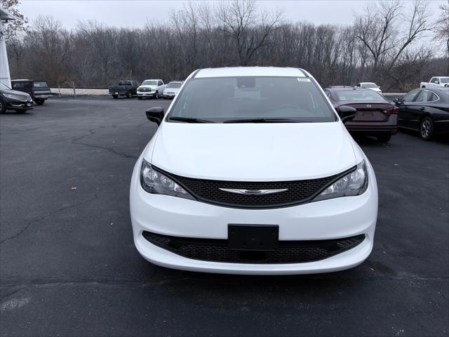 2024 Chrysler Pacifica Touring L 2024 Chrysler Pacifica Touring L