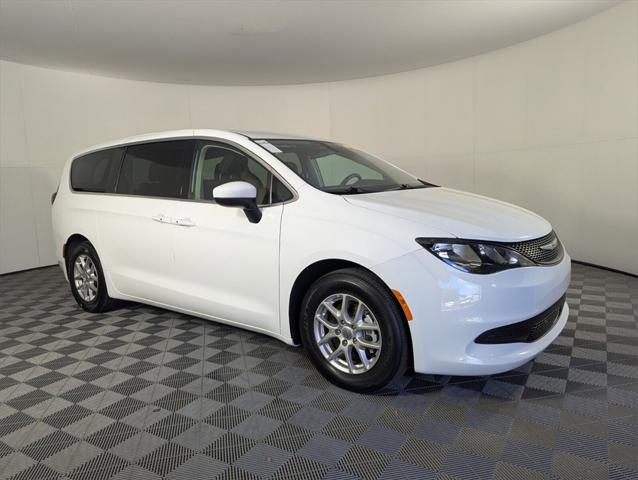 2022 Chrysler Voyager LX 2022 Chrysler Voyager LX