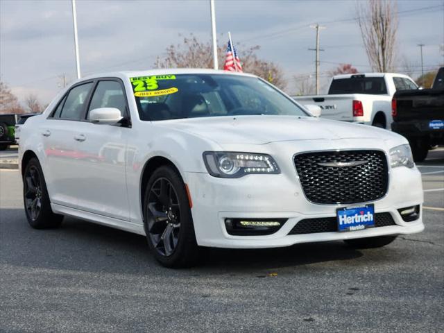 2023 Chrysler 300 Touring L 2023 Chrysler 300 Touring L