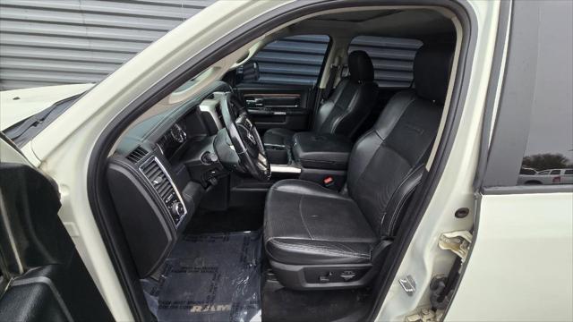 2017 RAM 1500 Laramie Crew Cab 4x4 57 Box 2017 RAM 1500 Laramie Crew Cab 4x4 57 Box