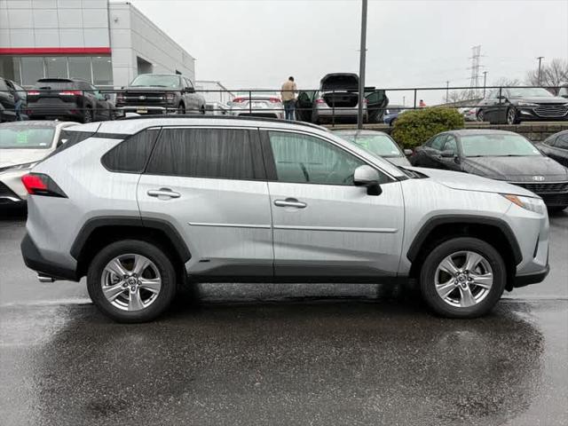 2022 Toyota RAV4 Hybrid XLE