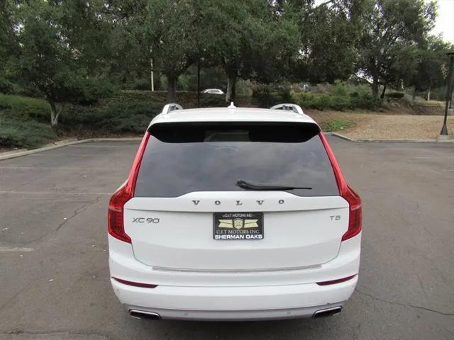 2016 Volvo XC90 T5 Momentum