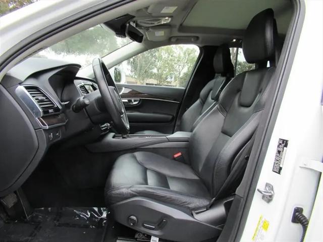 2016 Volvo XC90 T5 Momentum