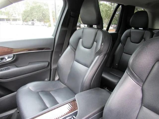 2016 Volvo XC90 T5 Momentum