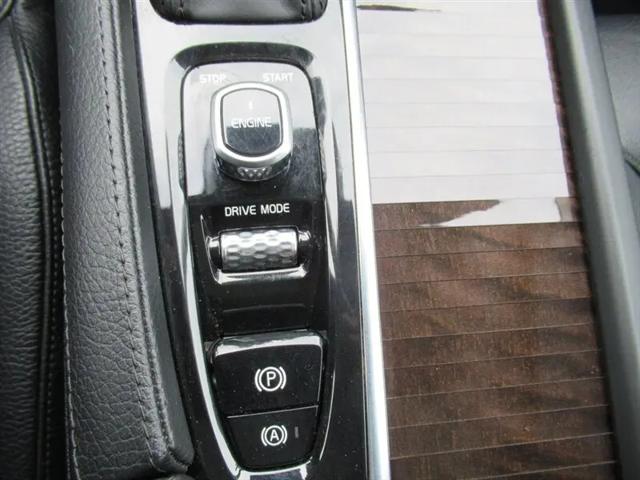 2016 Volvo XC90 T5 Momentum
