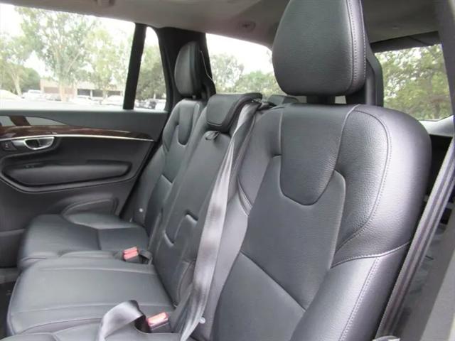 2016 Volvo XC90 T5 Momentum